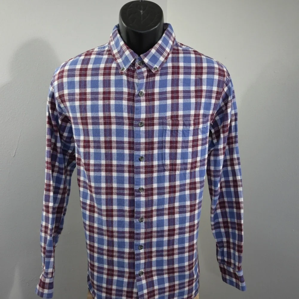 Magellan Outdoors Flannel Button Up Mens M Classic Fit Blue Red Plaid Pocket